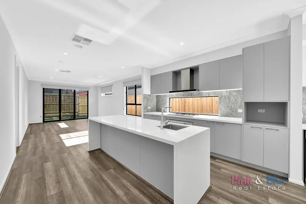 Stunning and Beeautiful Family Home for RENT!
