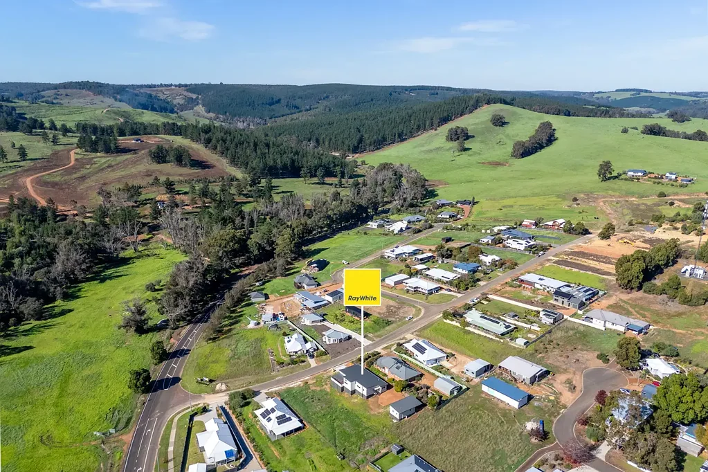 8 Hitchcock Drive, Nannup, WA 6275