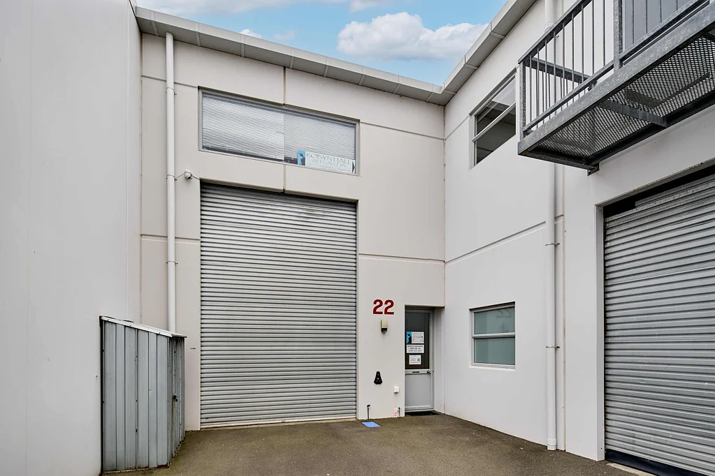 Plimmerton Practical Workshop & Office Unit in Northpoint