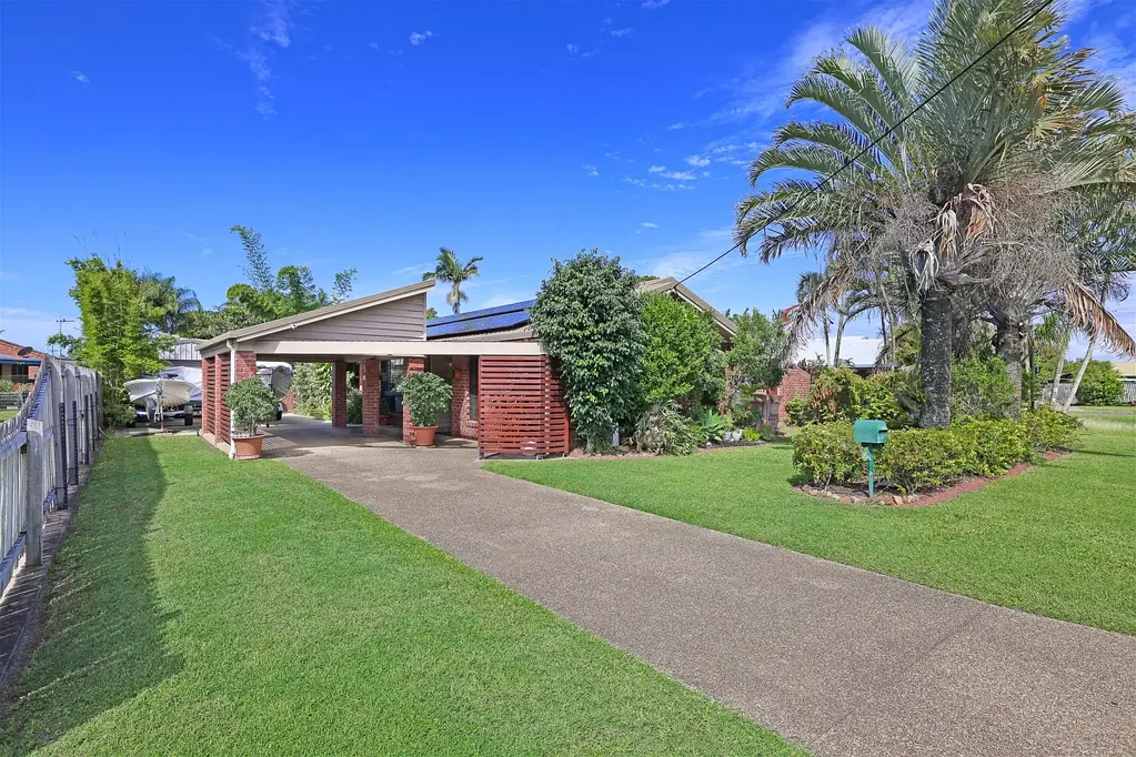 4 Bond Street, Thabeban, QLD 4670