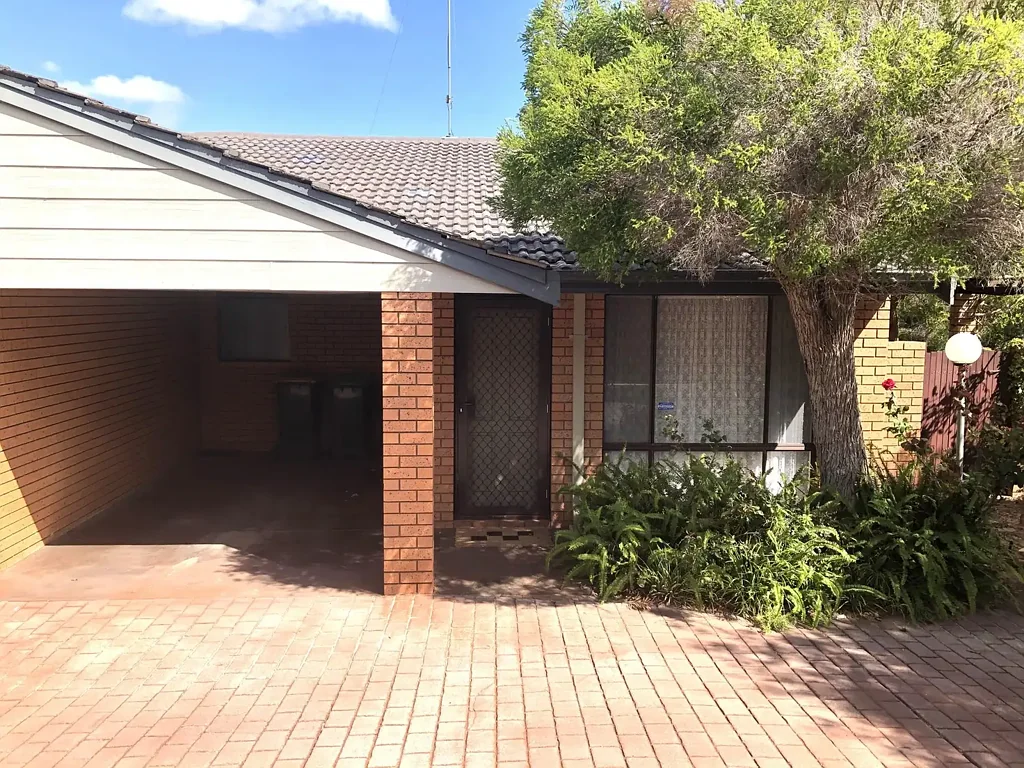 QUIET REAR VILLA