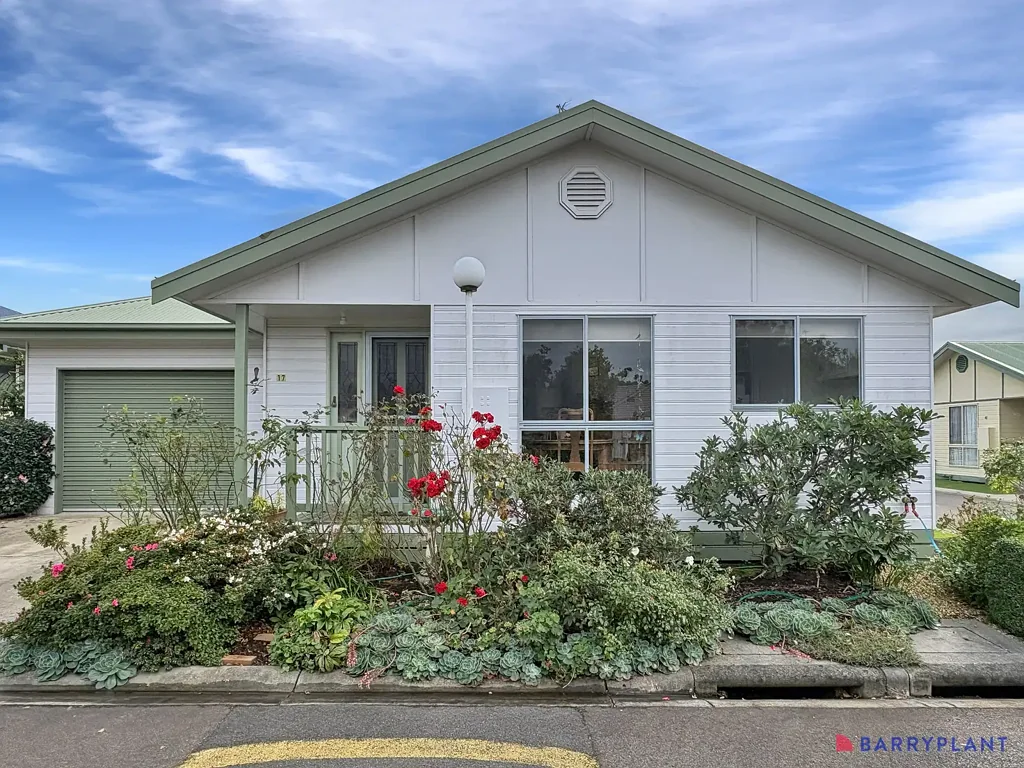 Inverloch 2房  Beautifully Presented Corner Residence with Flexible Living Spaces