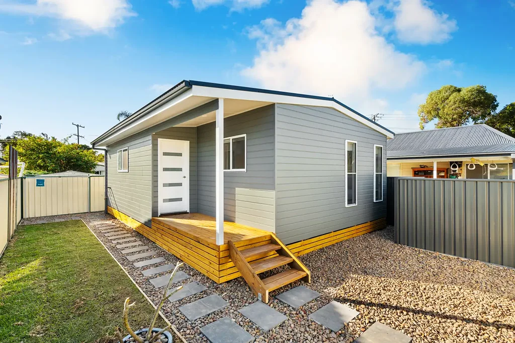 Two Bedroom Granny - Corner Block Access