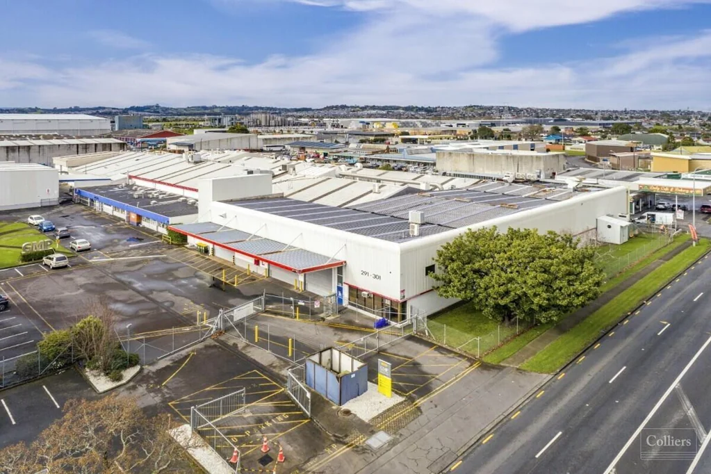 East Tamaki Large industrial warehouse - low office ratio