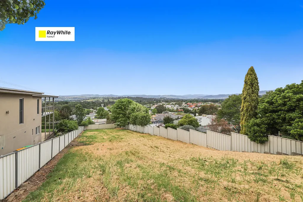 Tumut Vacant Land with views!