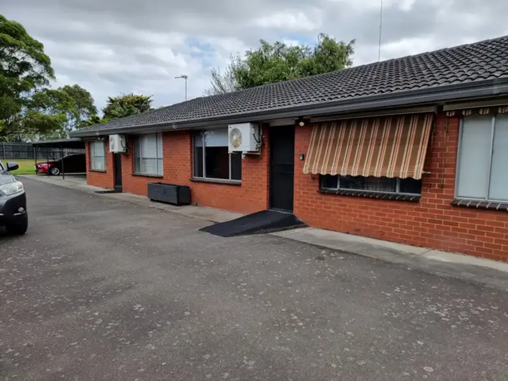 Neat Unit In ideal Location