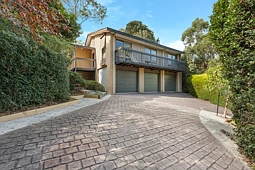 4 Plenty River Drive, Greensborough