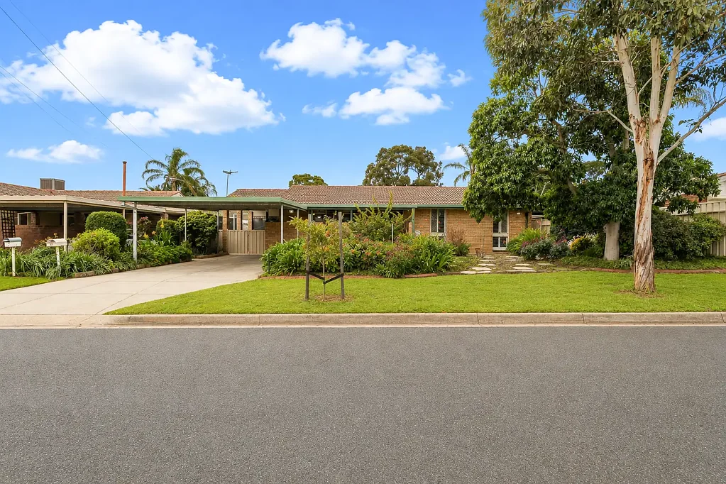 Pooraka 3 Bedroom Solid Brick Charm, Vaulted Ceilings and Endless Potential