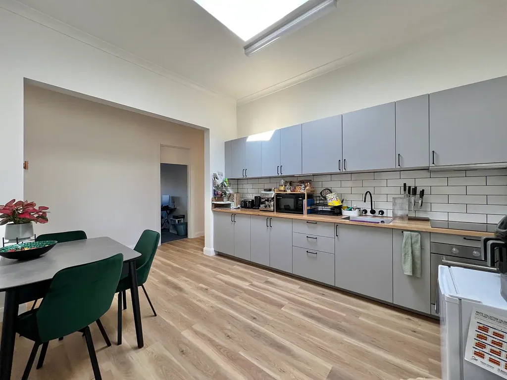Forbes 4Zimmer For Sale Central West - 6862 1265