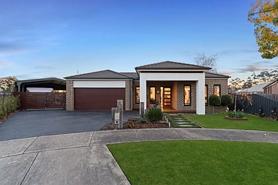 Drouin 4房 Spacious Family Living in a Quiet Court Location with Shedding