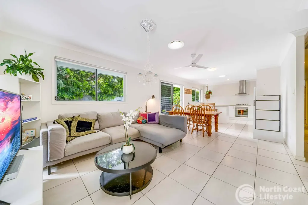 2/11 Miram Place, Ocean Shores, NSW 2483