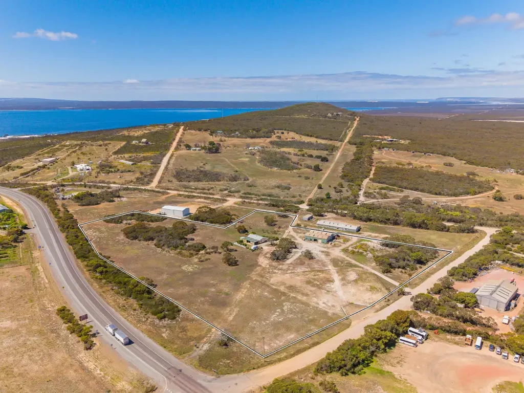 Port Lincoln 3房  Prime 4.2ha Industrial Landholding – Triple Frontage with Huge Development Potential