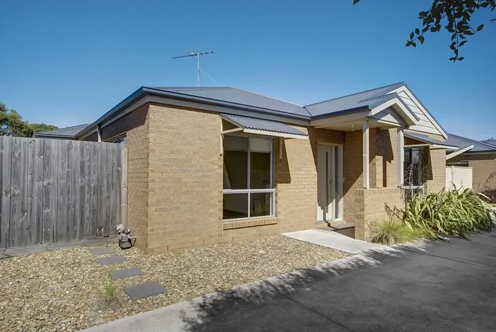 THREE BEDROOM TOWNHOUSE