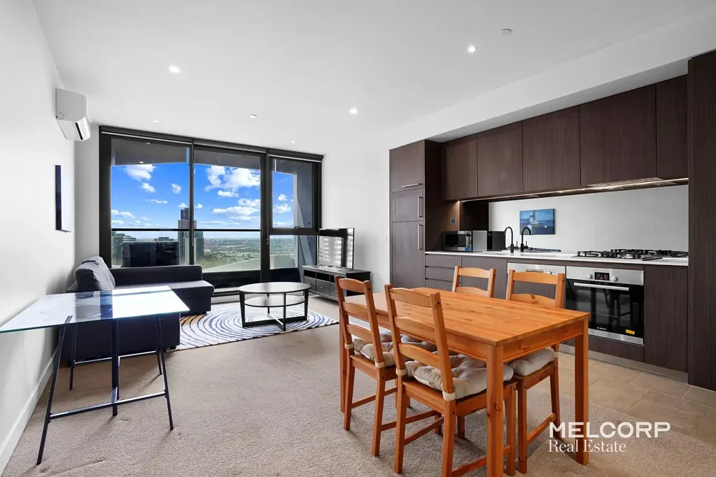 LARGE ONE BEDROOM AT FULTON LANE - FURNISHED
