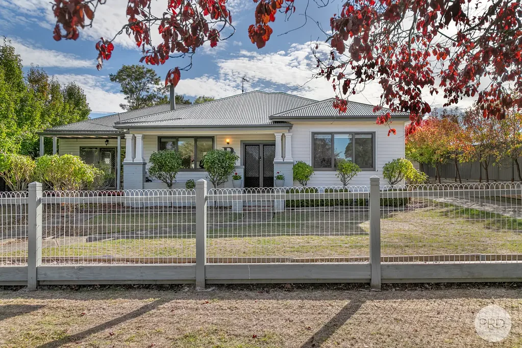 Creswick 4Moenga Charming Californian Bungalow in Ideal Location