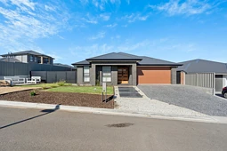 3 Harlequin Place, Seaford Heights