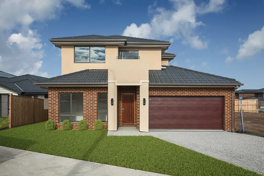 LARGE LUXURY FAMILY HOME