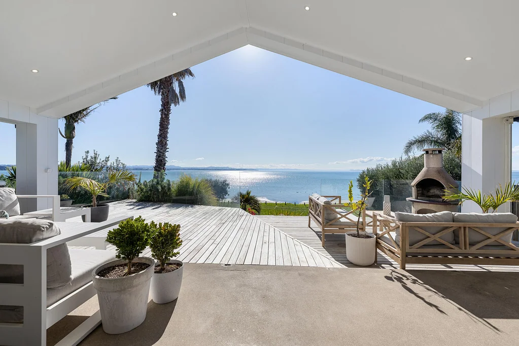 Clarks Beach 3Phòng ngủ The art of waterfront living
