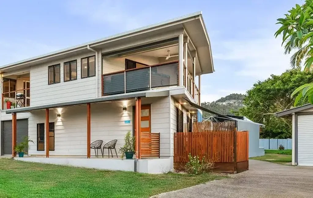 Coastal Living in Prime Airlie Beach Location - Unfurnished