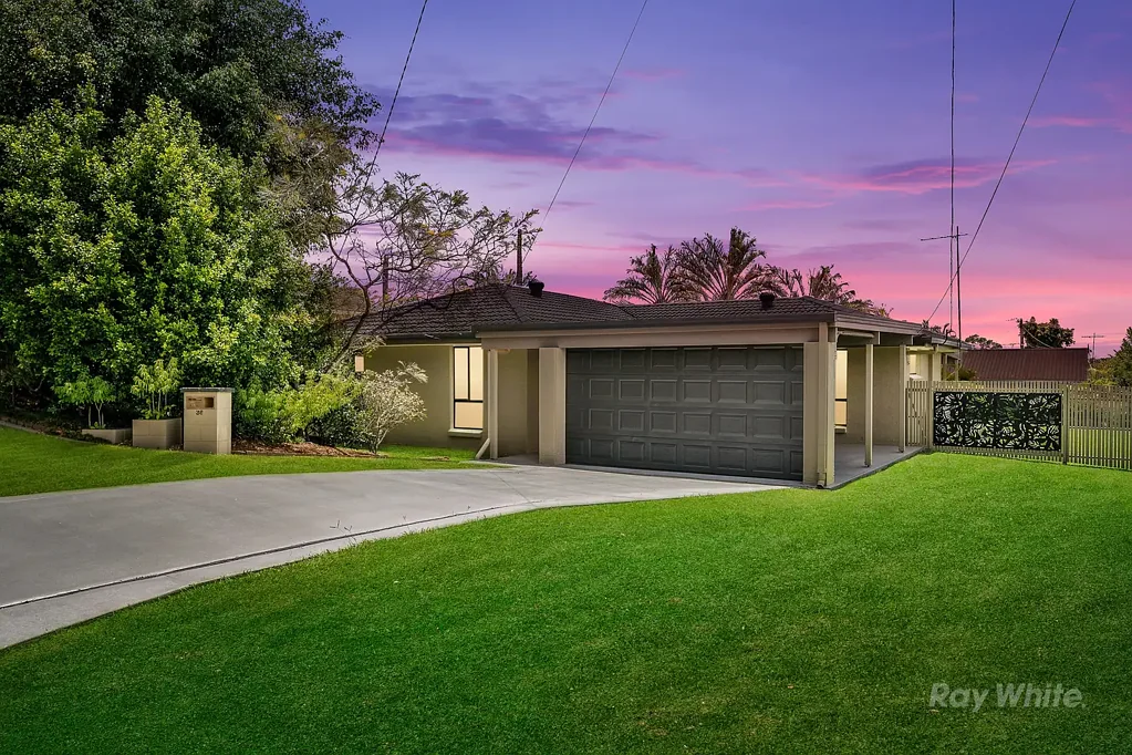 Perfect Location, Perfect Price, Perfect Property! Large Shed/Workshop!