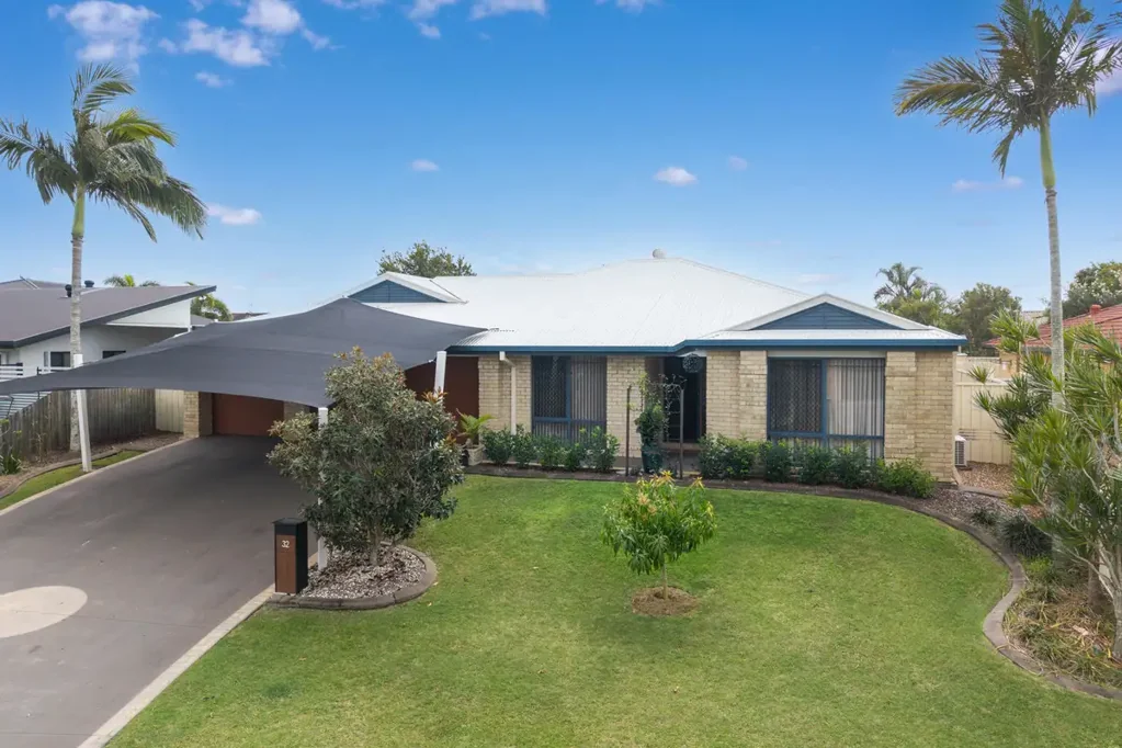 Point Vernon 4 Slaapkamer SPACIOUS FAMILY LIVING WITH ROOM FOR EVERY STAGE OF LIFE