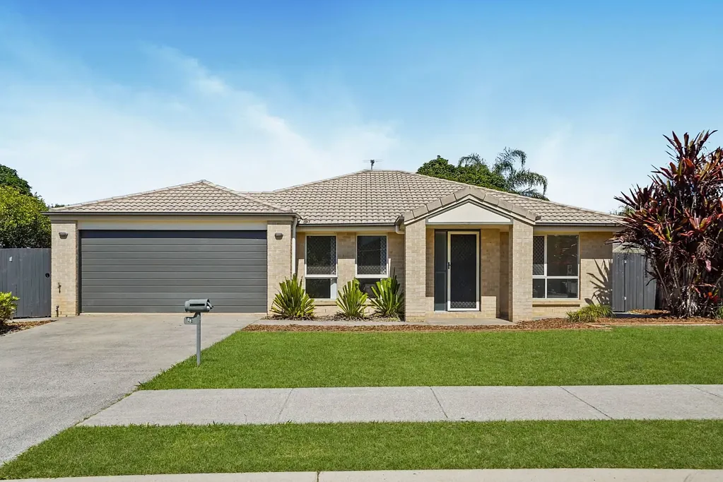 Bellmere 4Kwarto Move-In Ready in the Heart of Bellmere
