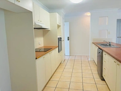 33 Charolais Crescent, Upper Kedron, QLD 4055, 5 habitaciones, 2 baños, House
