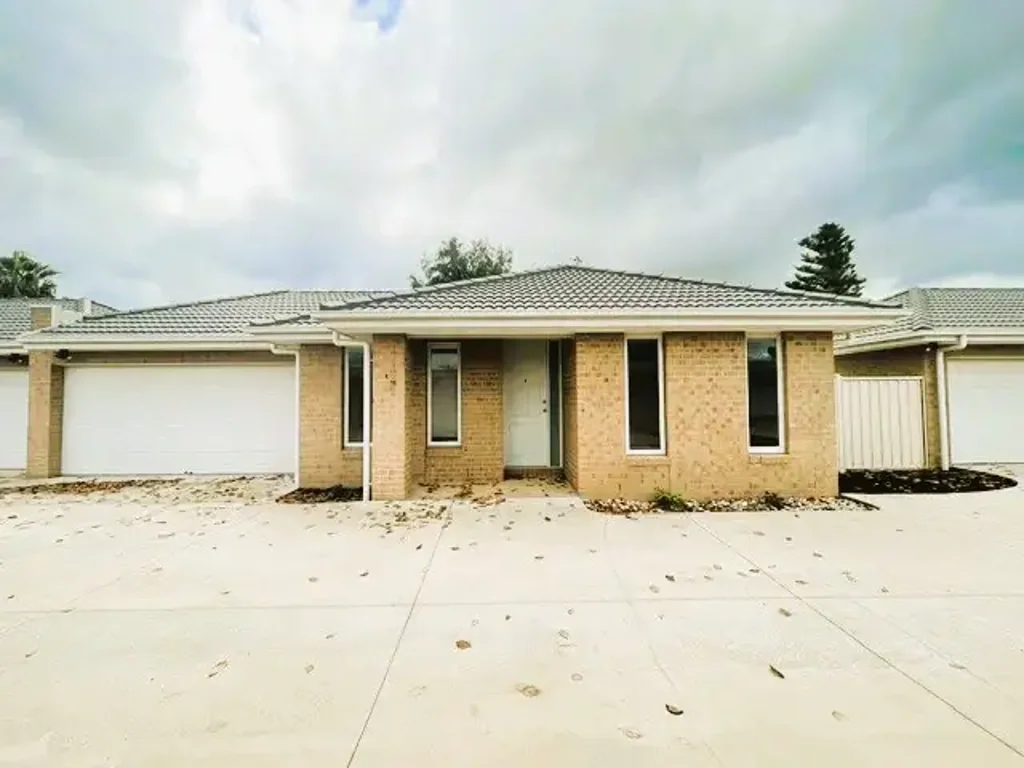 Choose From 1 of 6 New Villa All 3 Bedrooms