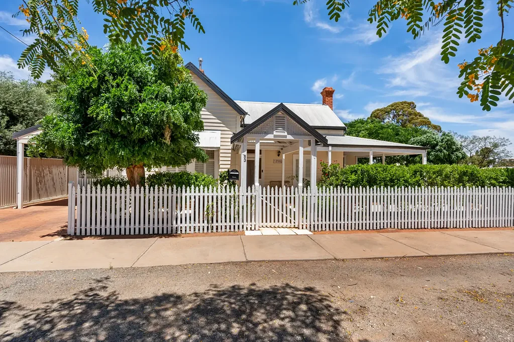 Lamington 4部屋 Grand Lamington Character Home with Modern Luxury