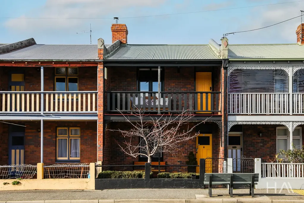 Launceston 2房  Charming 1920s Terrace in a Prime City Location