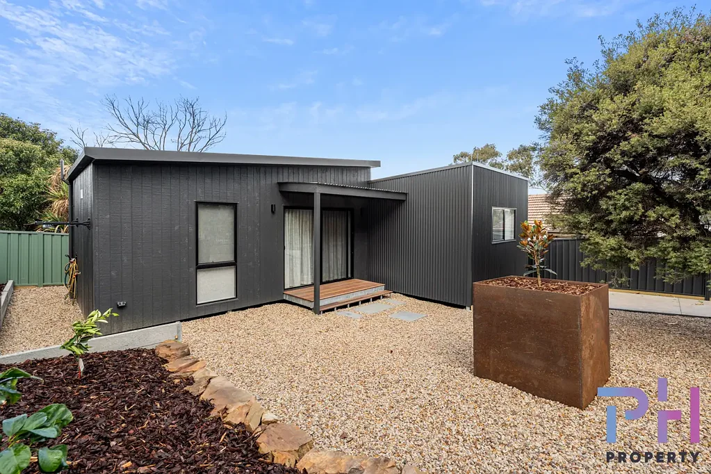 NEAR NEW 2-BEDROOM HOME IN GOLDEN SQUARE