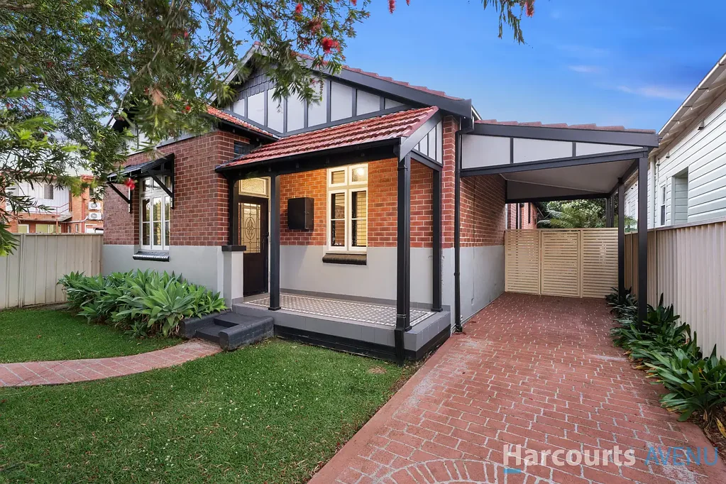 Hamilton 4ਬੈੱਡਰੂਮ Character Meets Contemporary in the Heart of Hamilton