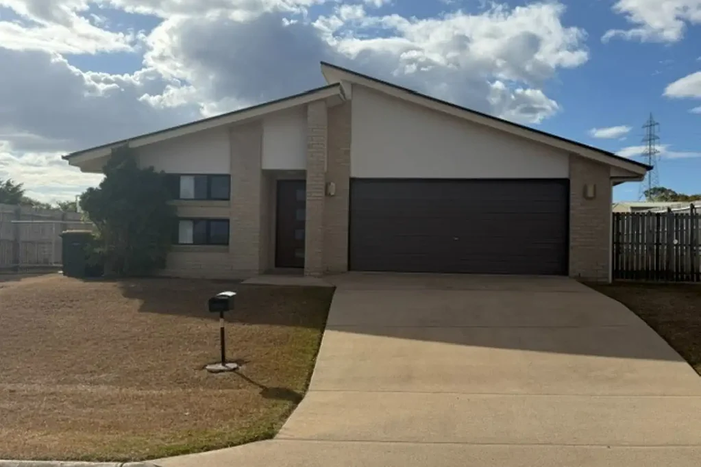 COMFORTABLE 4 BEDROOM HOME IN A QUIET NEIGHBOURHOOD