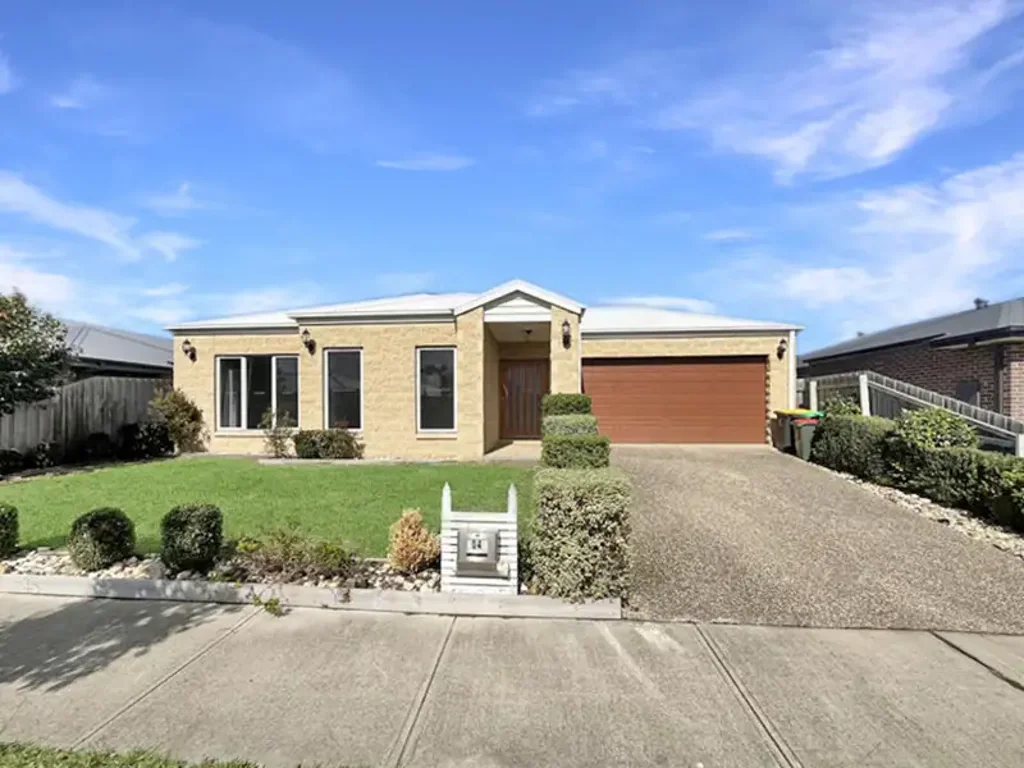 Spacious Family Home On Stanford - Right Here In Traralgon