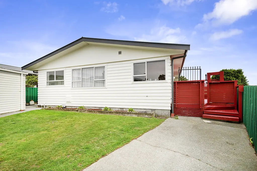 27A Chetwode Grove, Newlands, Wellington