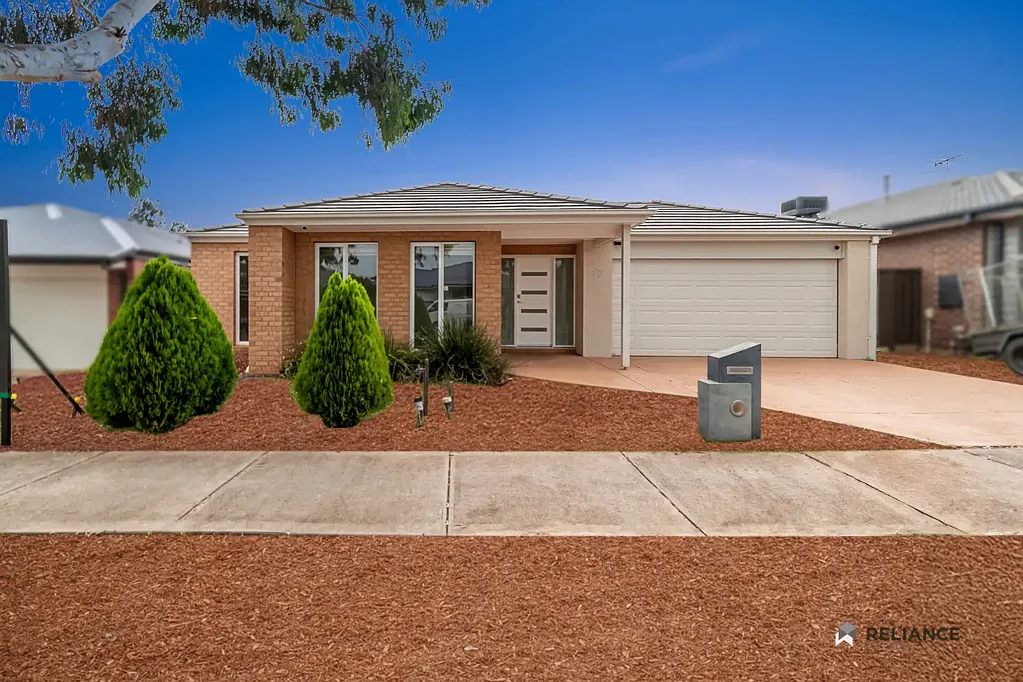 17 Tourmaline Drive, Cobblebank, VIC 3338