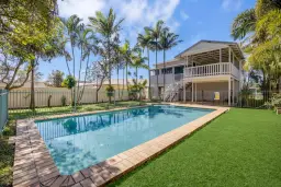 10 Coronation Avenue, Golden Beach