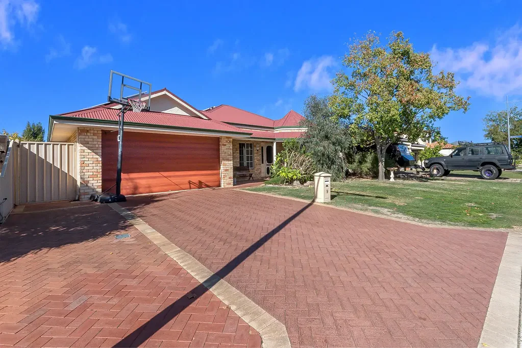 9 Castleton Way, Canning Vale, WA 6155