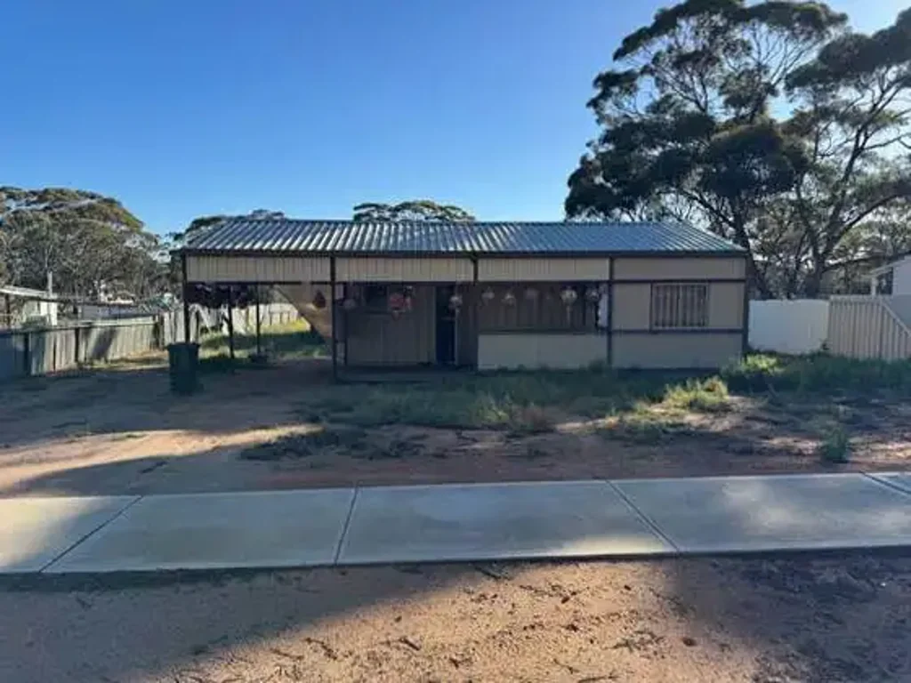 1 Roberts Street, Norseman, WA 6443
