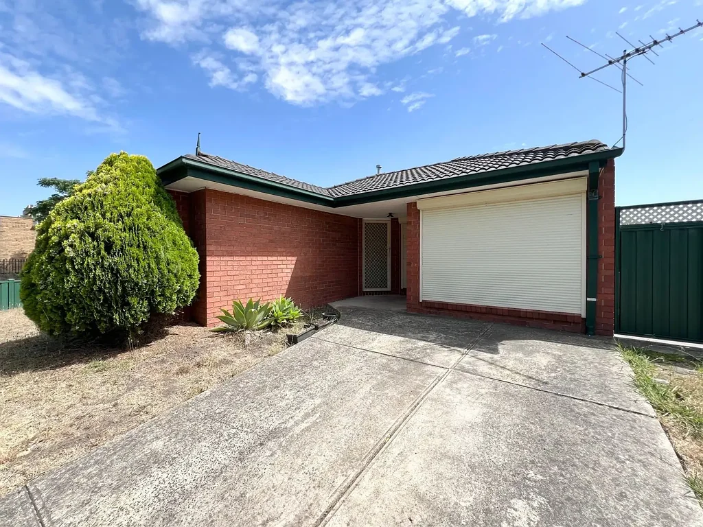 Well-Presented Family Home in Prime Roxburgh Park Location