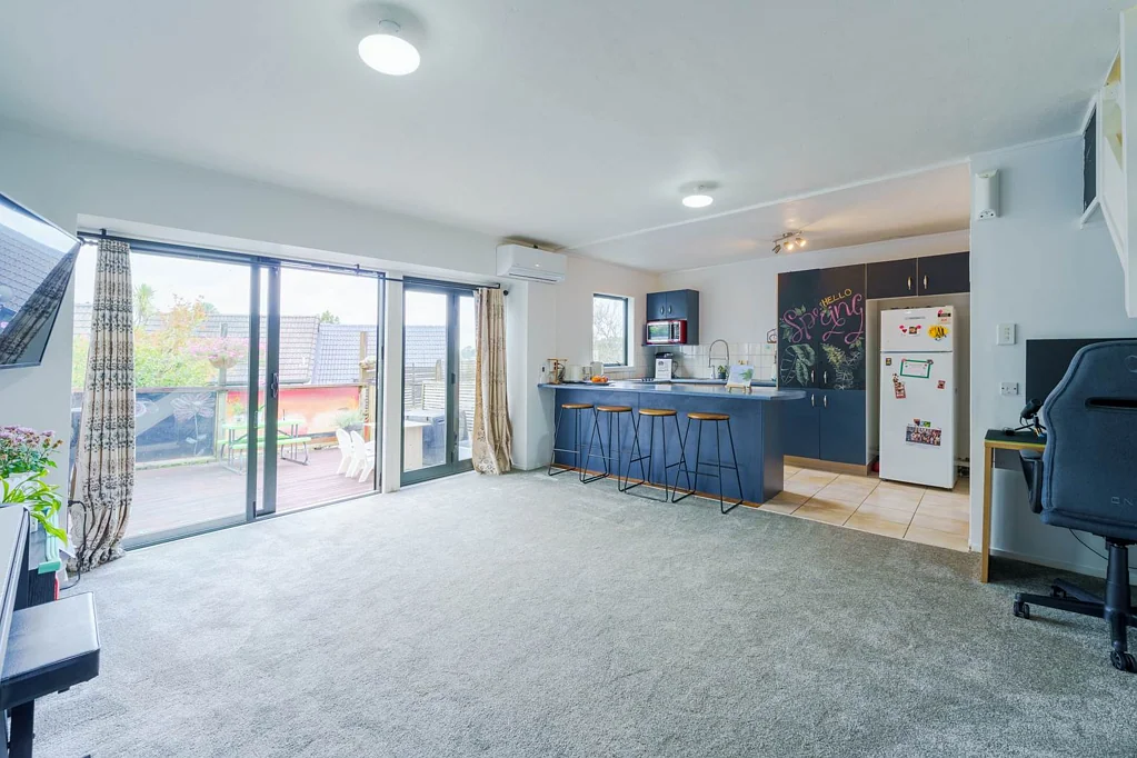 Birkenhead 2chambre Solid, Sunny Living with Double-Glazed Comfort