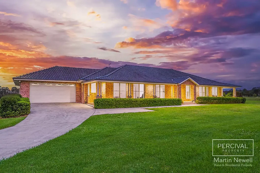 King Creek 4બેડરૂમ Magnificent Country Home with Acreage – King Creek (25 Acres / 10.2ha)