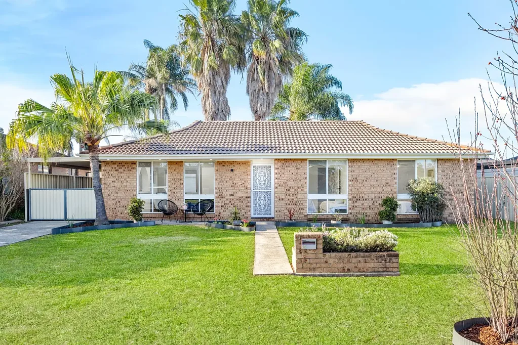 15 Mistletoe Avenue, Claremont Meadows, NSW 2747