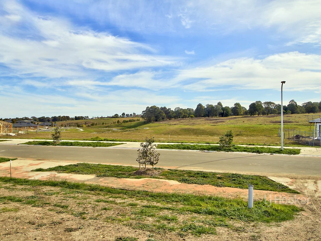 Lucknow BUILD IN POPULAR BROOKFIELD LAKES