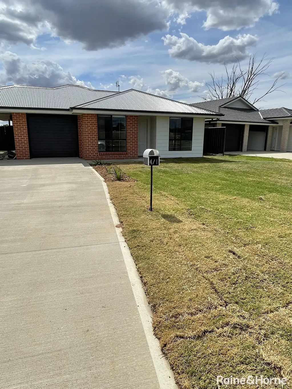 2 Bedroom West Tamworth Unit