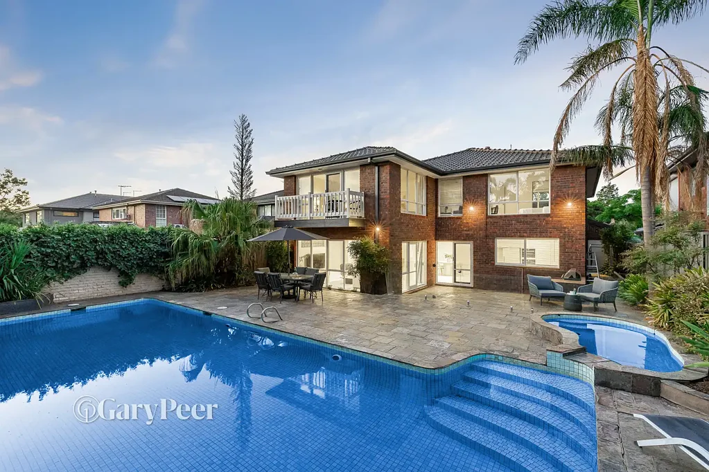 Caulfield South 4Zimmer Exceptional family living & entertaining