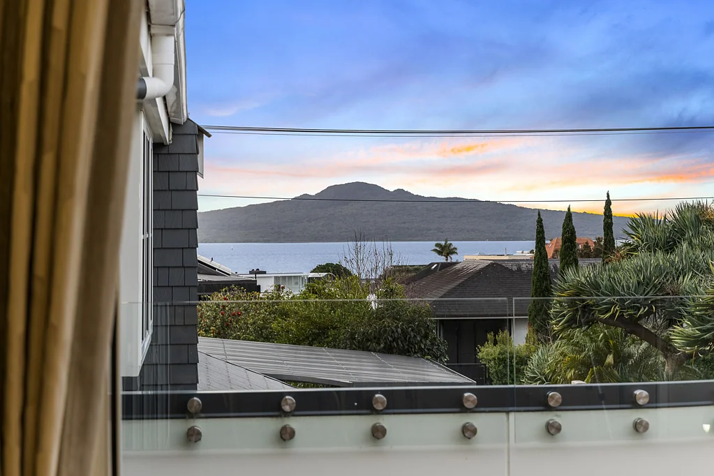 2/33 Ronaki Road, Mission Bay, Auckland City, Auckland
