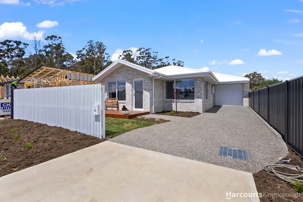 Kingston 3Kwarto Spring into Summer - Contemporary New Home