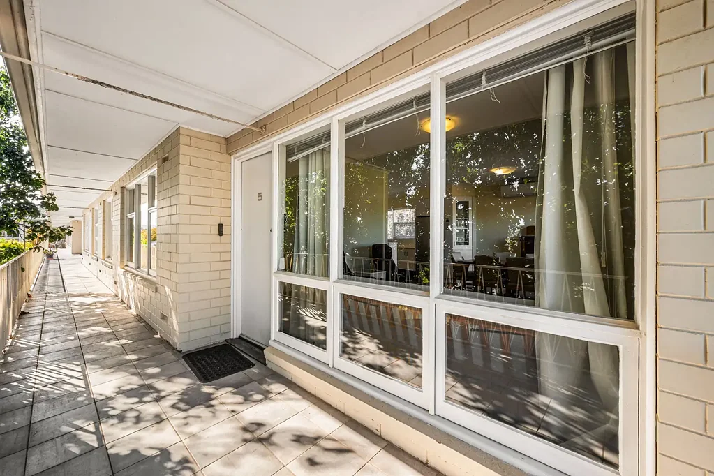 Glynde 2chambre A Sun-Splashed Base with Lifestyle Ease in Every Direction.
