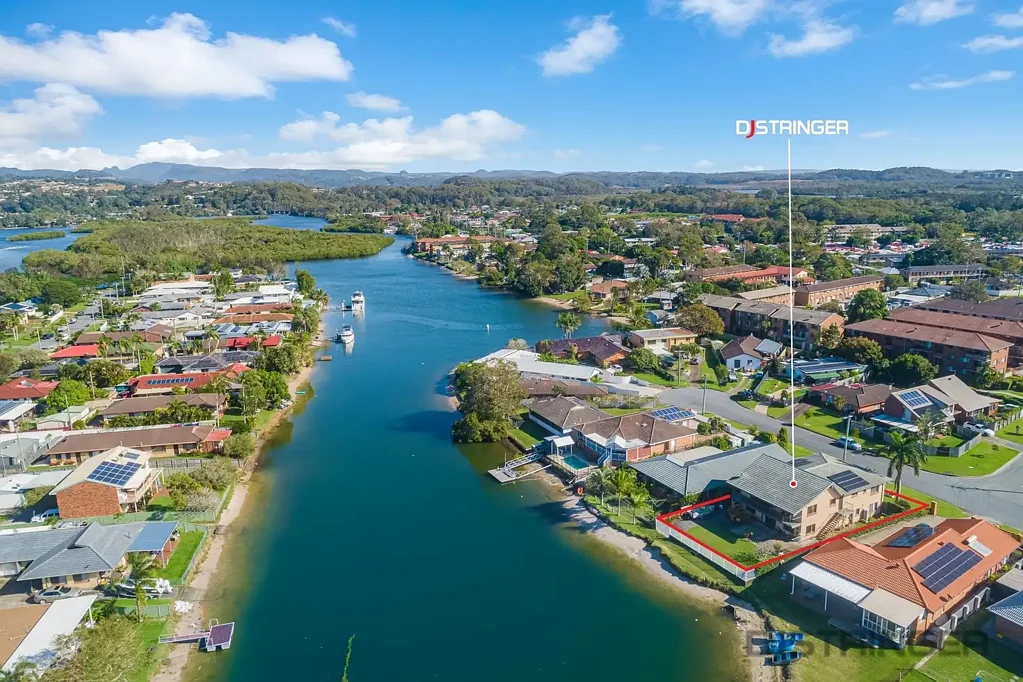 Tweed Heads West 4房  WATERFRONT LIVING - with huge self-contained studio'